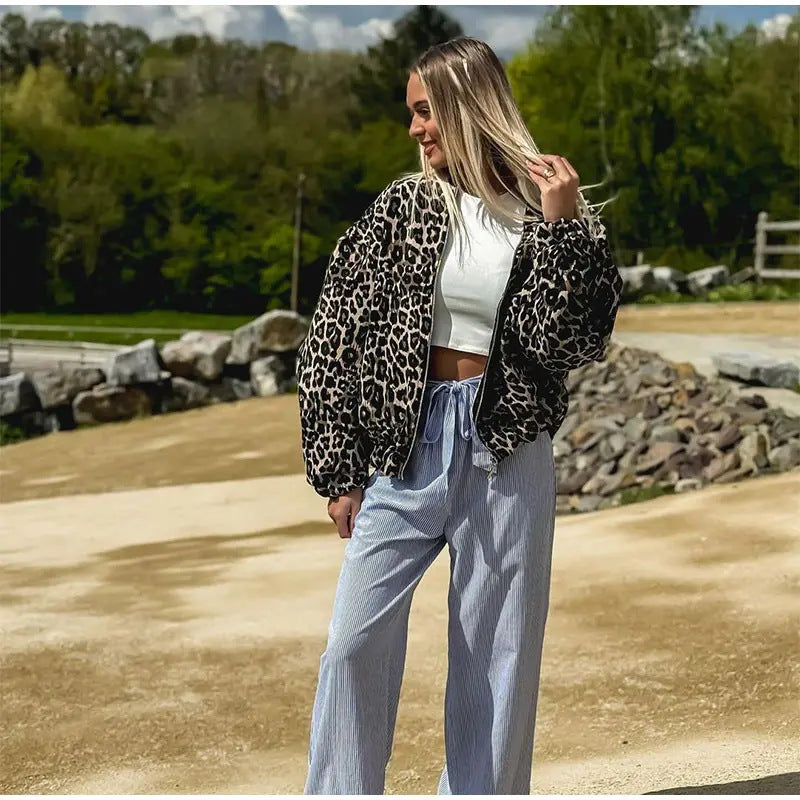 Veste matelassée tendance pour femmes avec un motif léopard moderne Lune London