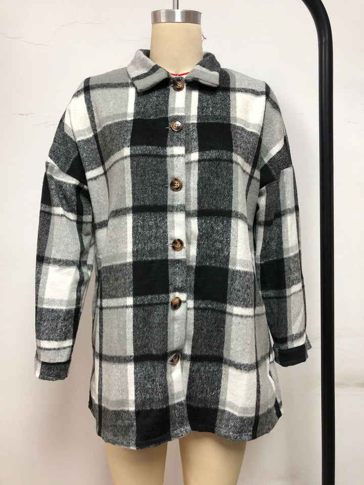 Ladies Karojacket in soft flannel with decorative buttons Lune London
