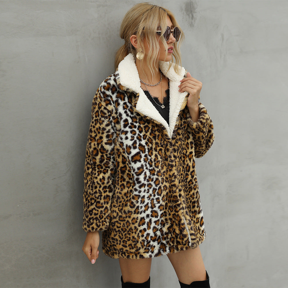 Faux fur jacket for women with a trendy leopard pattern and a soft inner lining Lune London