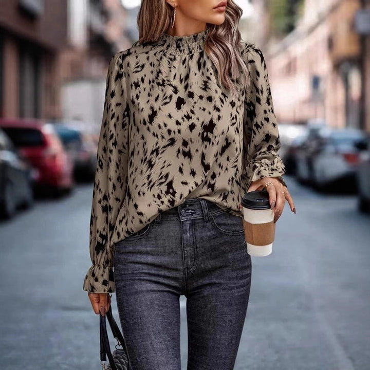 Women's blouse with elegant gathering and stylish pattern Lune London