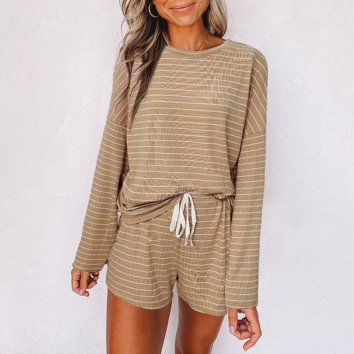 Leisure street style set for women with loose top and short shorts Lune London
