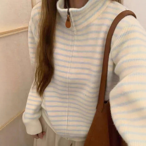 Pull-over matelassé ¼-zip pour femmes avec texture à rayures fines Chic & Stil