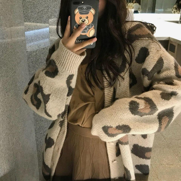 Cardigan long en poils longs pour femmes avec motif léopard Chic & Stil