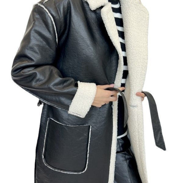 Trendy winter coat for women with teddy lining Lune London