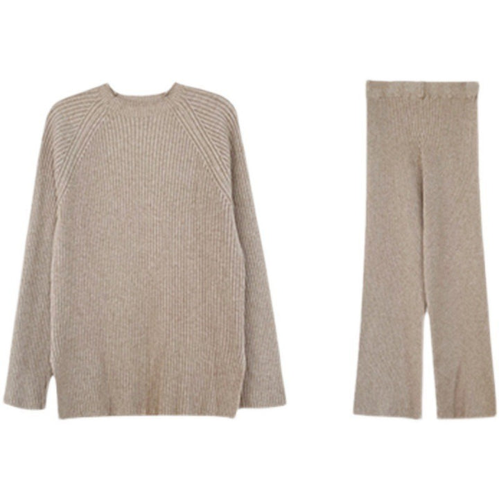 Knitted set for women with a relaxed fit and elegant design Lune London