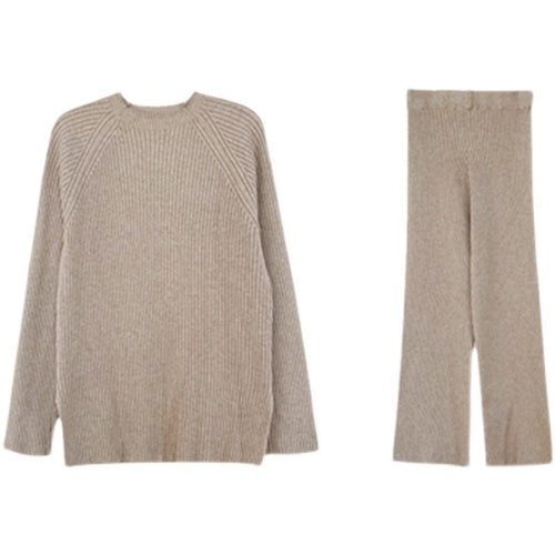 Knitted set for women with a relaxed fit and elegant design Lune London