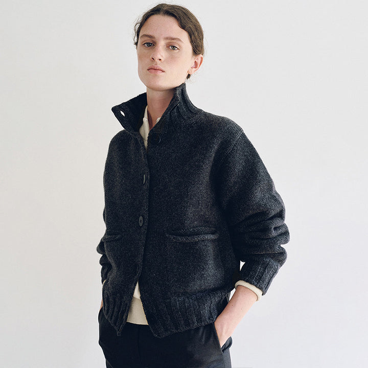 Cardigan tricoté sportif pour femmes avec col Chic & Stil