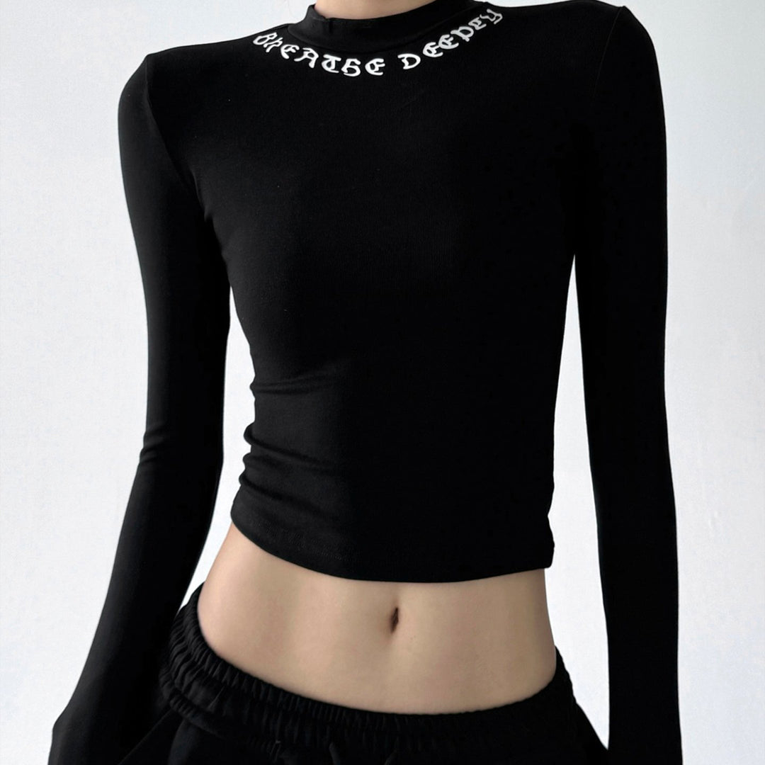Women's fitted long sleeve shirt with high collar and stylish lettering Chic & Stil