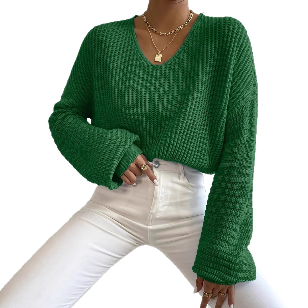 Chunky knit sweater for women with deep V-neck and relaxed sleeves Lune Londonl