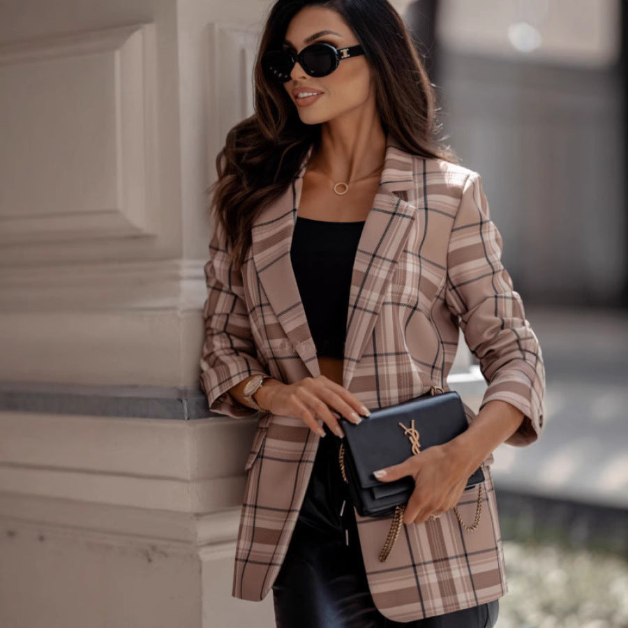 Checkered blazer for women with modern details and a fitted cut Lune London