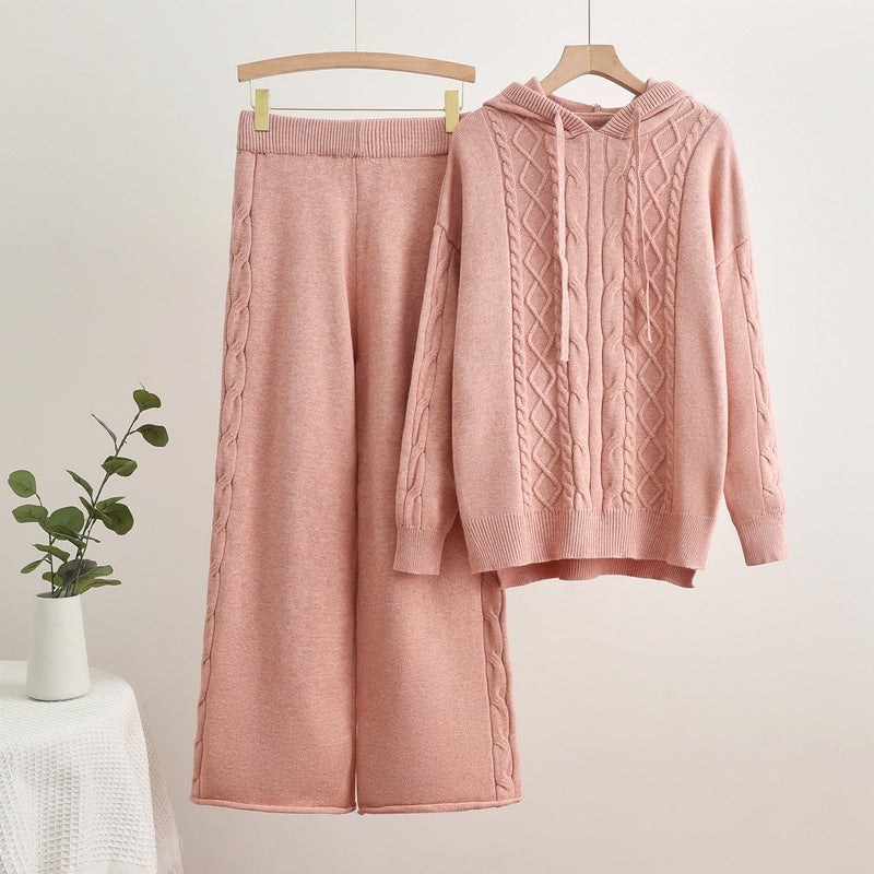 Lune London casual knitted loungewear set for women with hood and wide legs