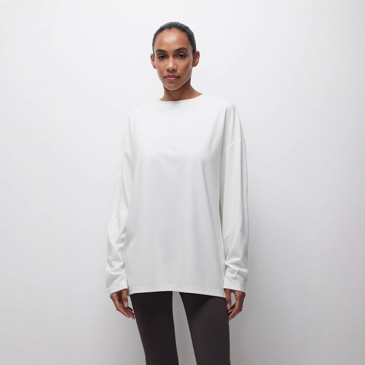 Casual jersey T-shirt for women with wide sleeves and a round neckline Lune London