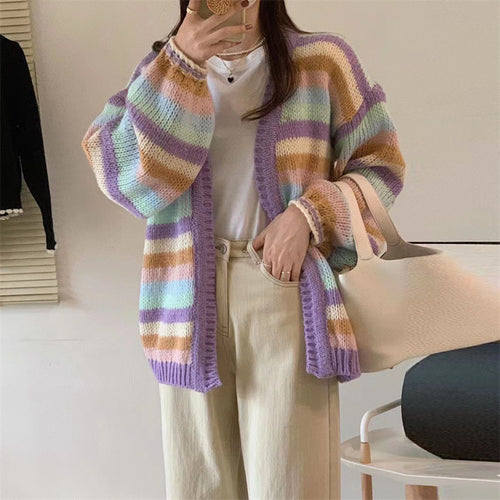 Cardigan en tricot décontracté pour femmes avec un motif de rayures colorées et des manches larges Chic & Stil