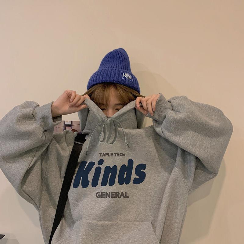 Women's hoodie with casual fit and modern lettering Lune London