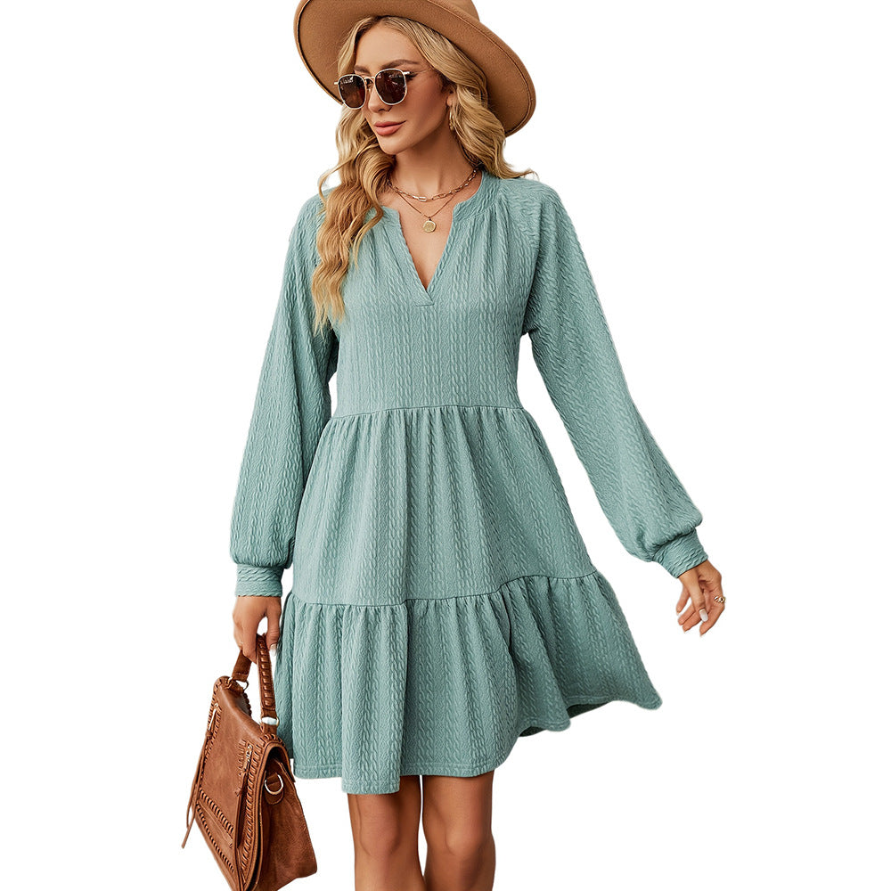 Casual women's dress with V-neck, puff sleeves, and ruffled hem Lune London
