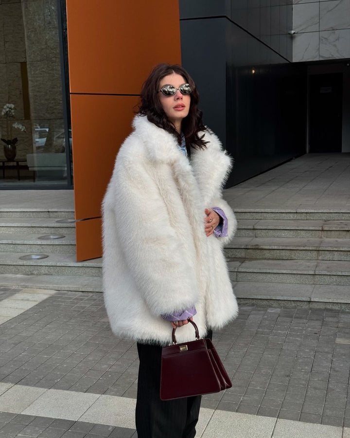Luxurious faux fur coat for women in a loose fit Lune London
