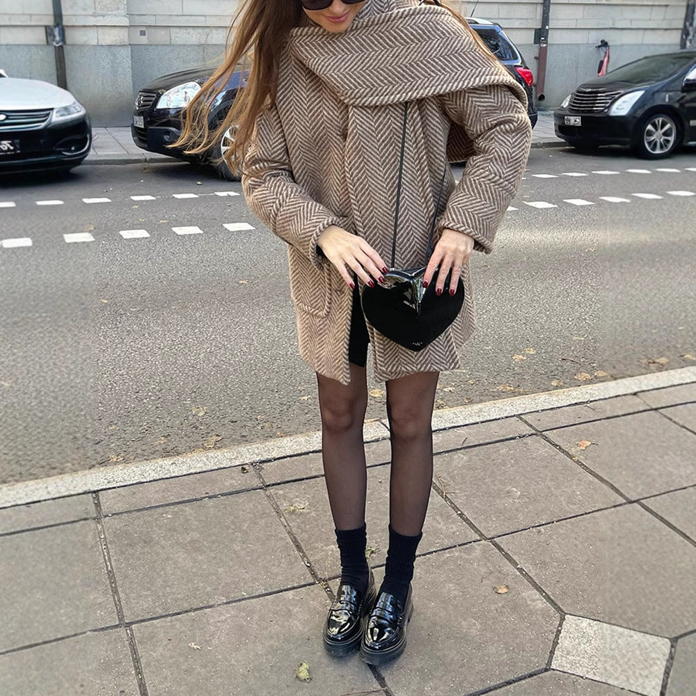 Trendy wool jacket for women with herringbone pattern and comfortable fit Lune London