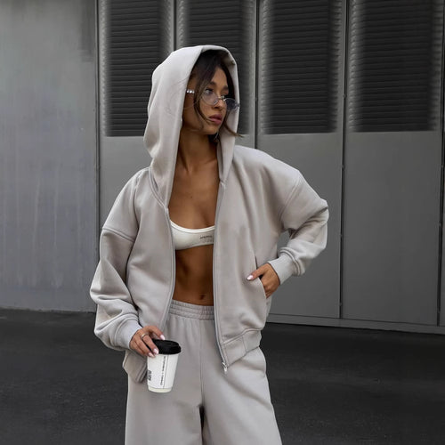 Hoodie and jogging set for women in soft material with a loose design Lune London