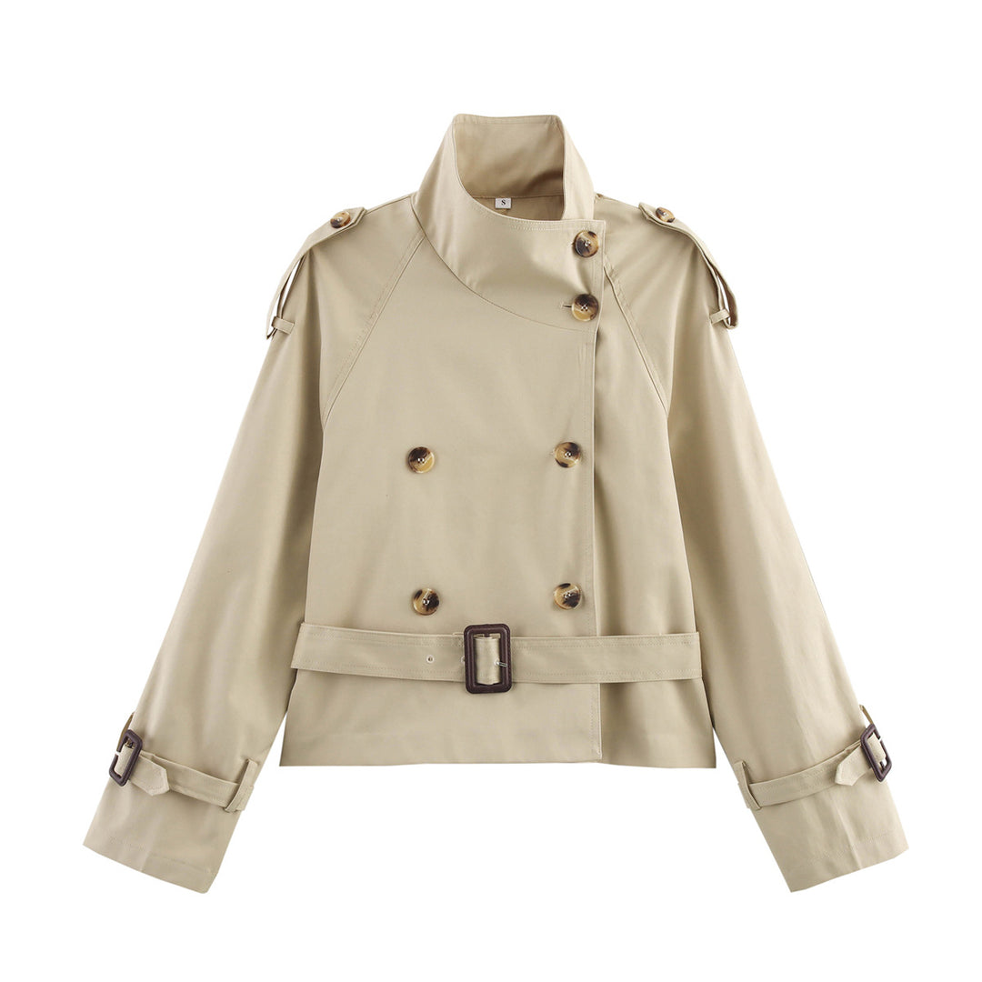 Modern trench coat for women with double-breasted buttons and practical pockets Lune London