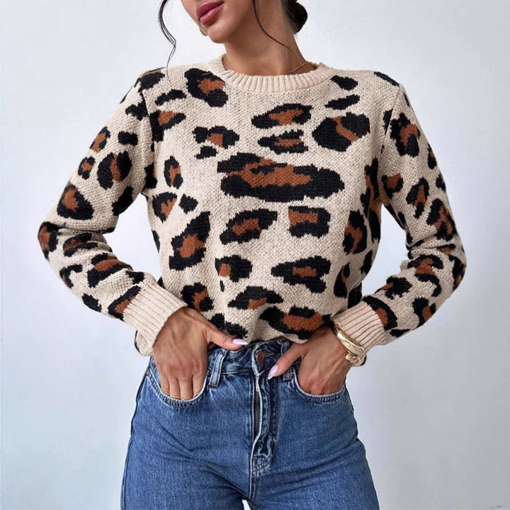 Lune London | Women's cozy knitted sweater with leopard pattern and dropped shoulders