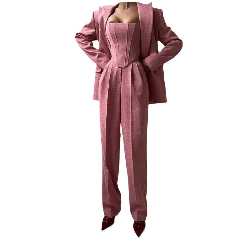 Women elegant suit set with fitted top Lune London