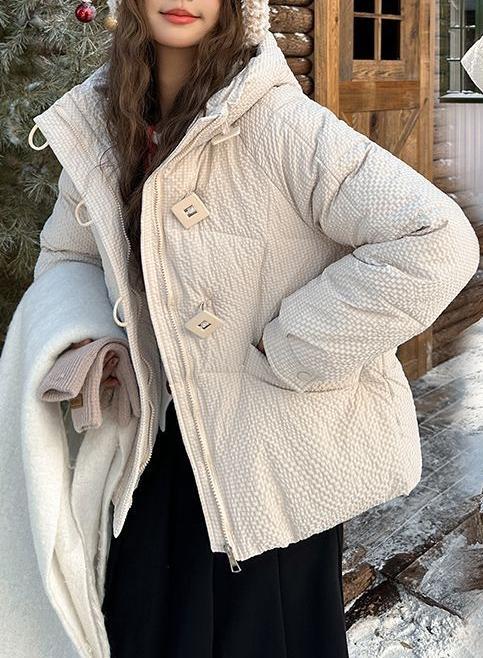 Doudoune feminine d'hiver avec capuche et boutons décoratifs Chic & Stil