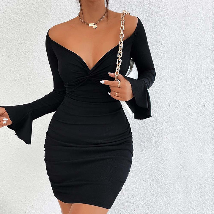 Robe mini femme avec décolleté en V profond et jupe étroite Chic & Stil
