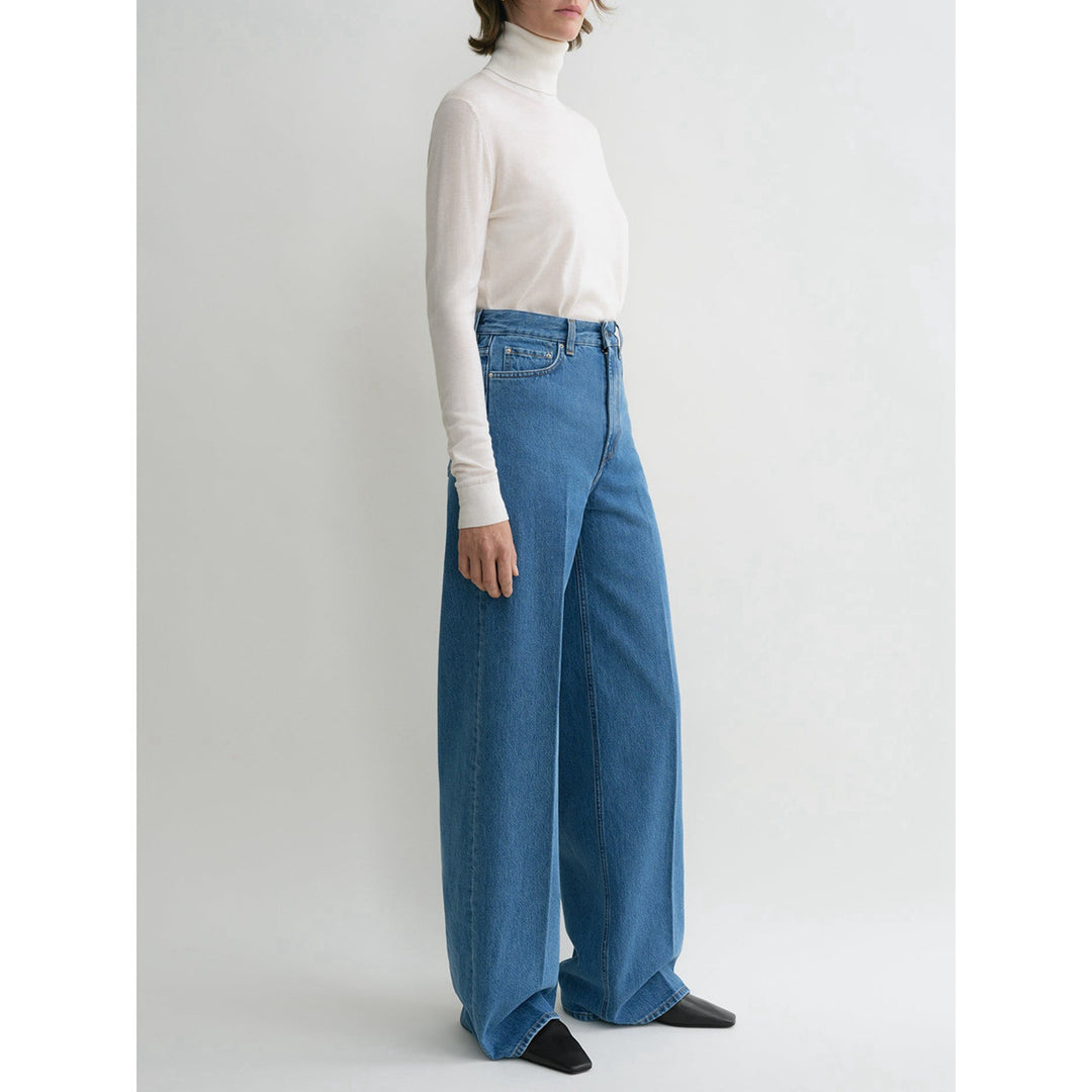 High-waisted loose jeans for women in vintage style with pleats Lune London
