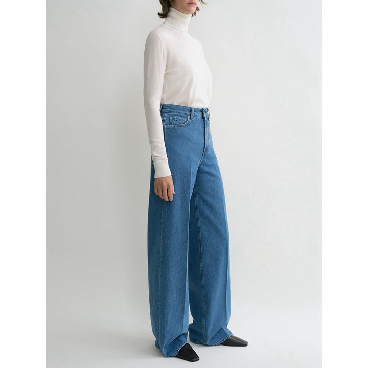 High-waisted loose jeans for women in vintage style with pleats Lune London