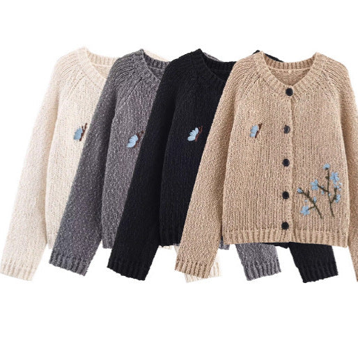 Knitted women’s jacket with embroidered floral pattern and button closure Lune London