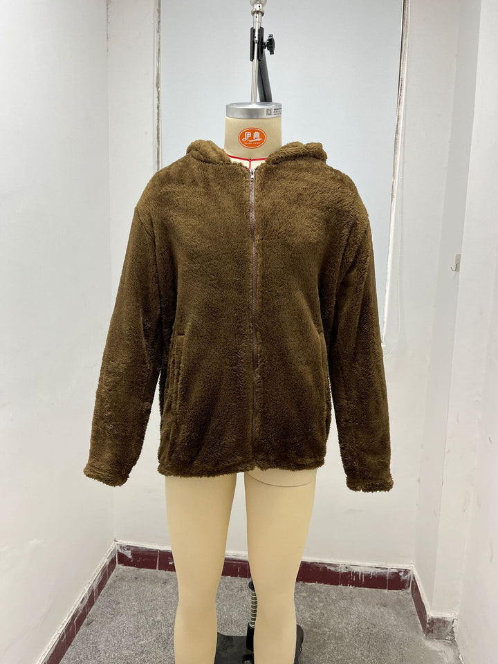 Comfortable fleece jacket for men with a large hood and zipper Lune London