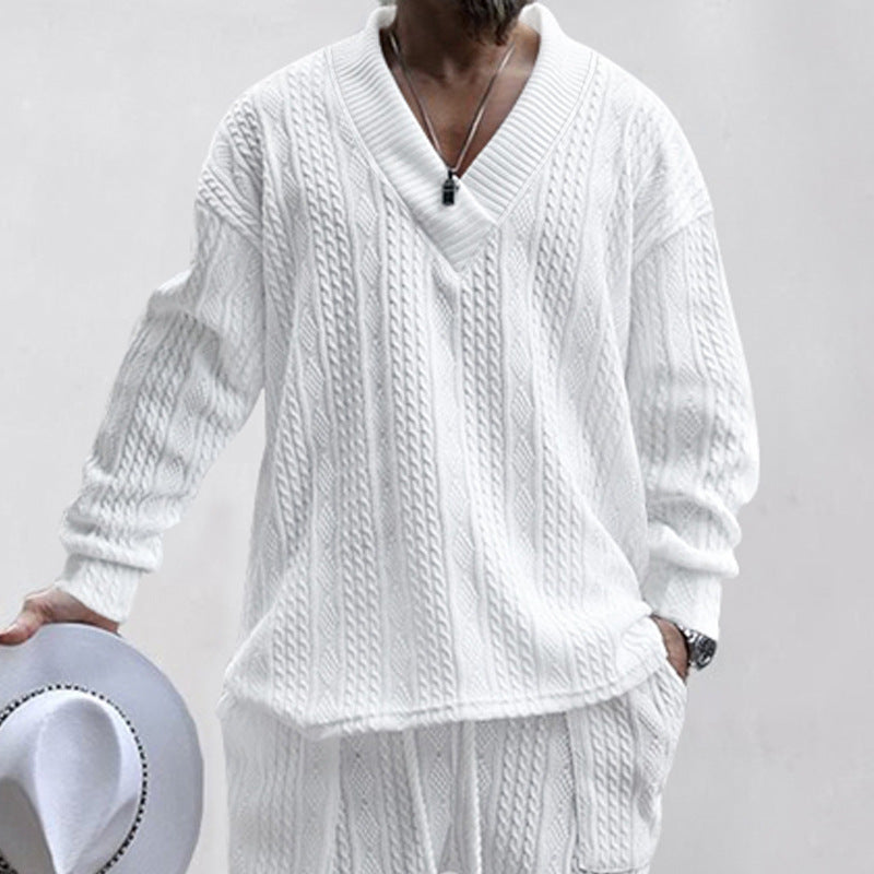 Lune London | Men's casual knit sweater with V-neck and cable pattern
