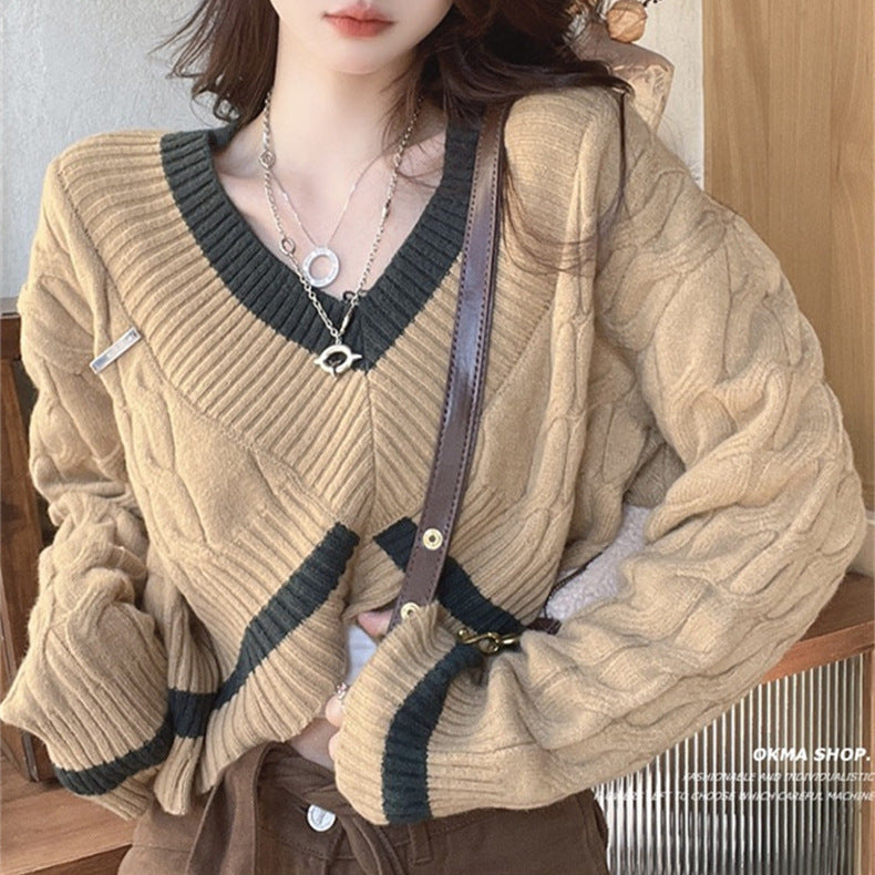Ladies stylish cropped sweater with V-neck and diamond pattern Lune London