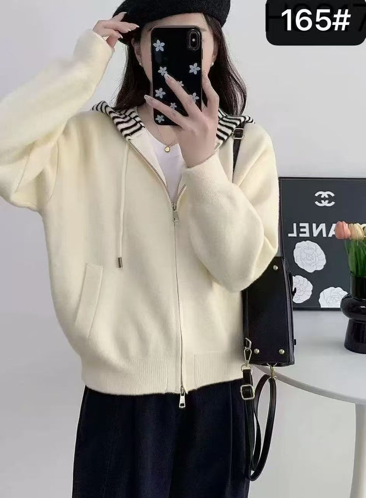 Veste à capuche confortable et élégante pour femmes avec rayures horizontales Chic & Stil