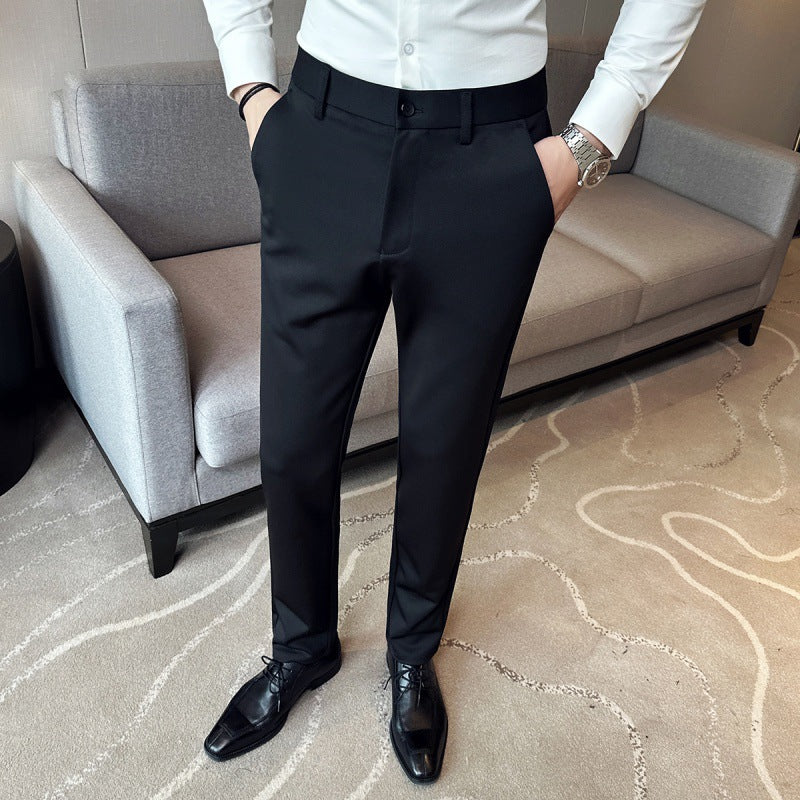 Elegant suit trousers for men in lightweight stretch material with side pockets Lune London