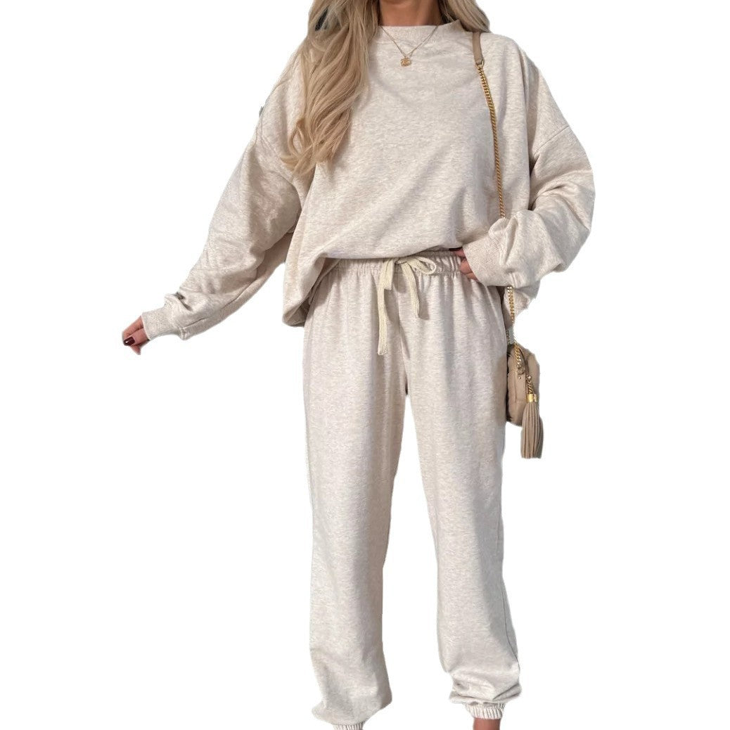 Women's casual tracksuit with elegant cut and comfortable fit Chic & Stil