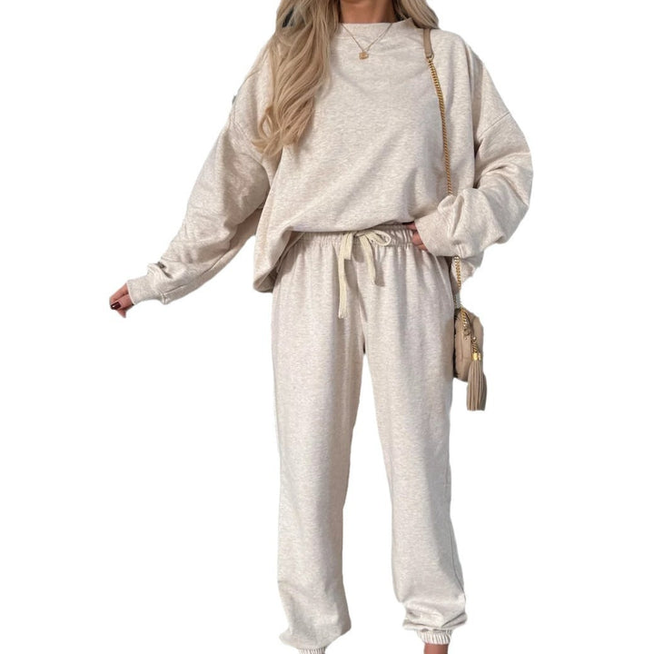 Women's casual tracksuit with elegant cut and comfortable fit Chic & Stil