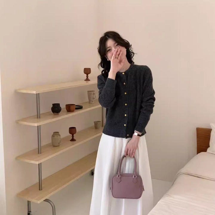 Cardigan femme avec des détails de boutons élégants et un matériau doux Chic & Stil