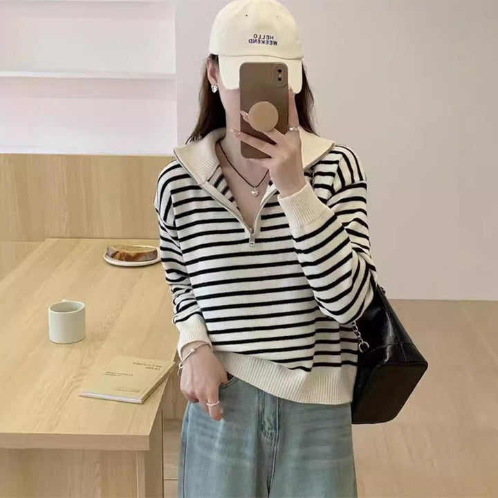 Knitted sweater for women with short zipper and trendy striped pattern Lune London