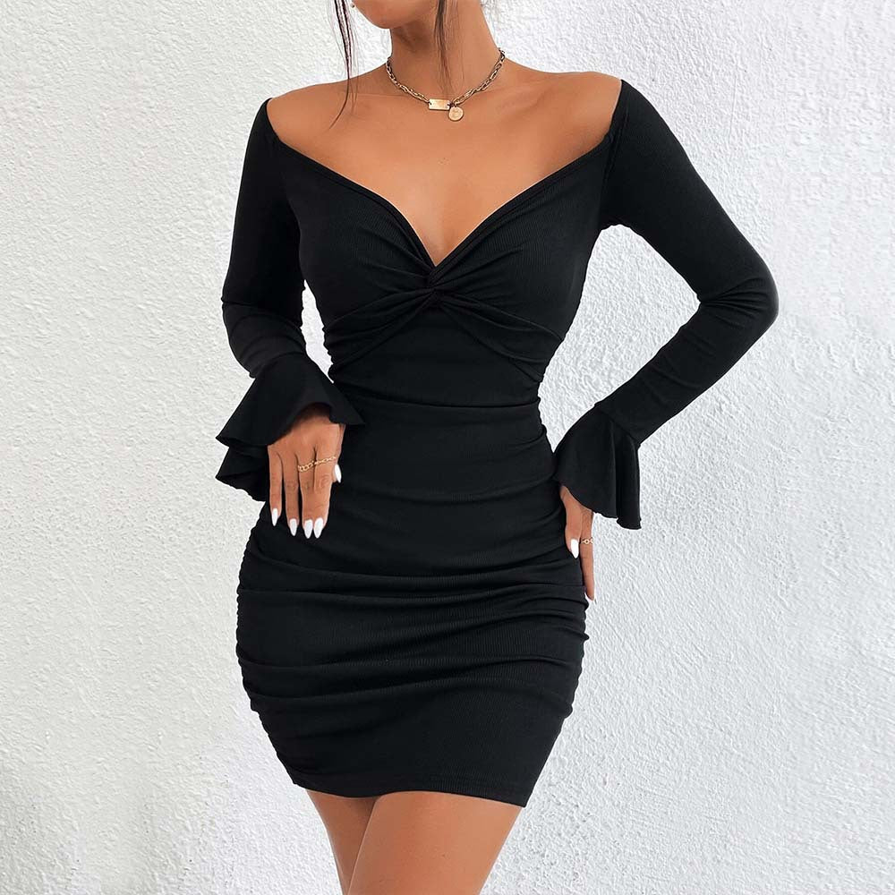 Robe mini femme avec décolleté en V profond et jupe étroite Chic & Stil