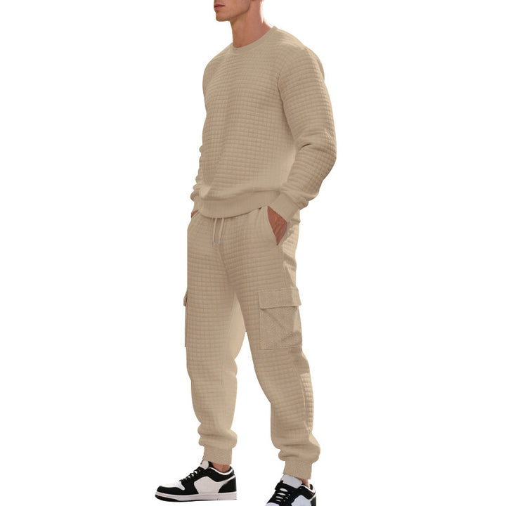 Modern men's sweat suit in cargo fabric with breathable materials and convenient pockets Lune London