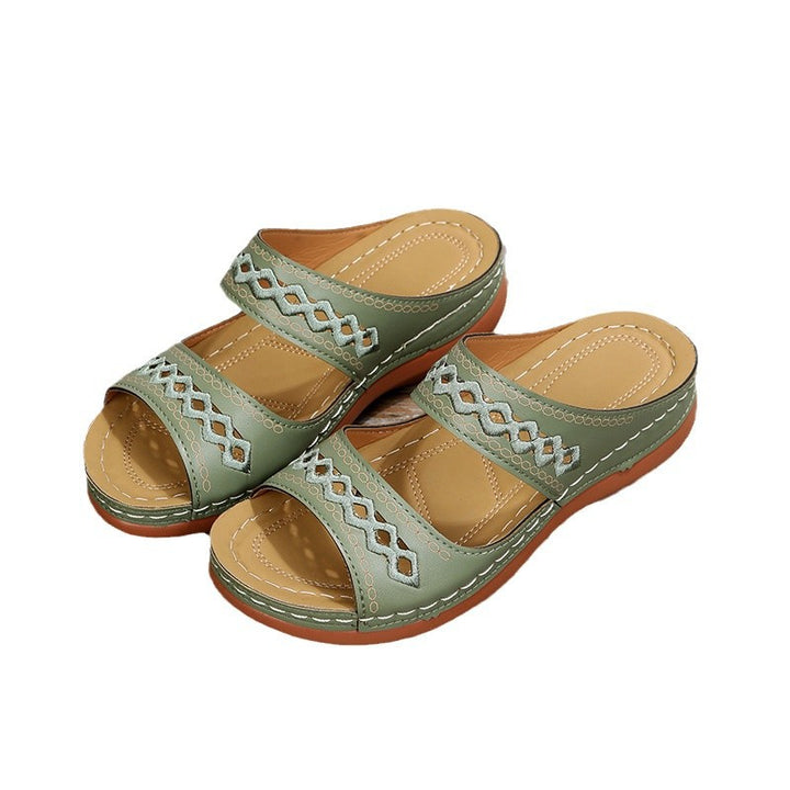 Comfortable sandals for women with adjustable straps and ergonomic sole Lune London