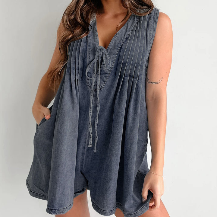 Casual jumpsuit for women with elegant pleats and practical pockets Lune London
