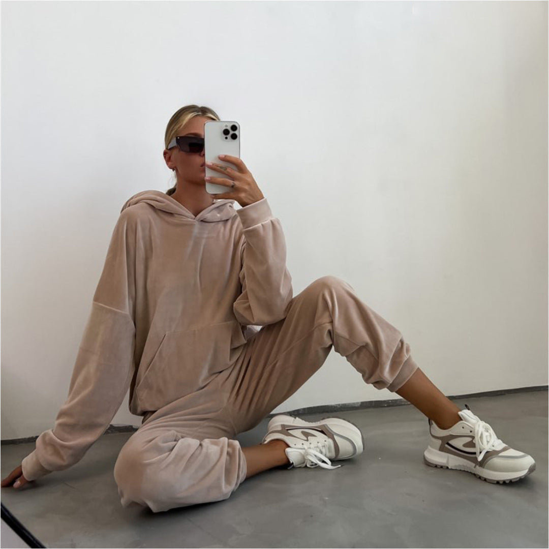 Ladies Cozy Hoodie and Jogging Pants Set Lune London