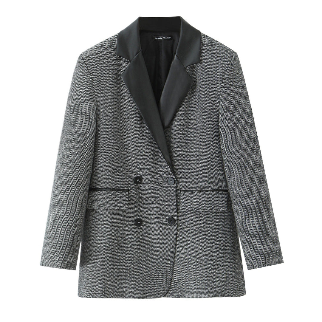 Women's fashion blazer with double row of buttons and elegant lapels Lune London