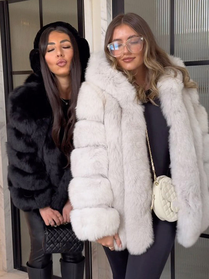 Women's Faux Fur Coat with Luxurious Feel and Elegant Quartz Details Lune London