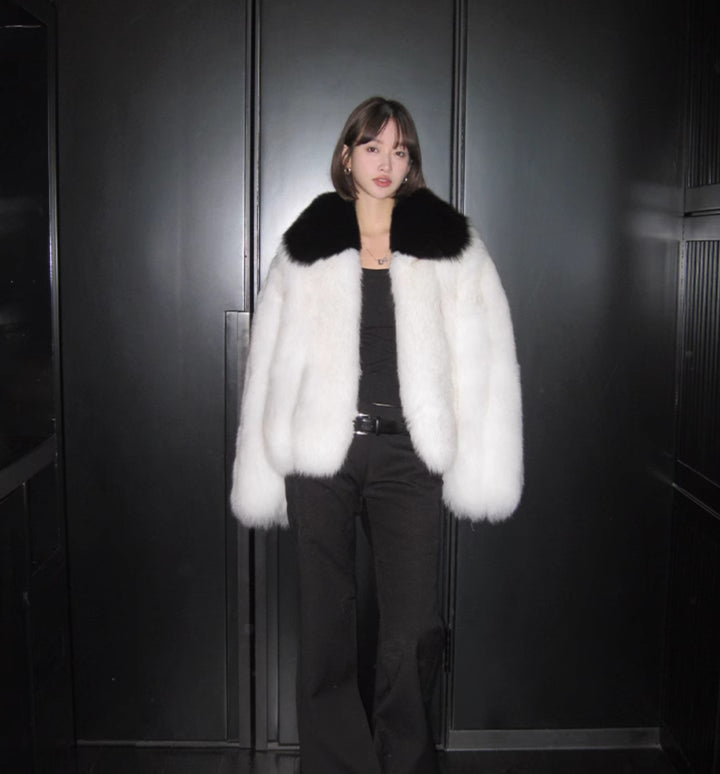 Ladies Luxurious and Voluminous Faux Fur Jacket with Chic and Stylish Collar