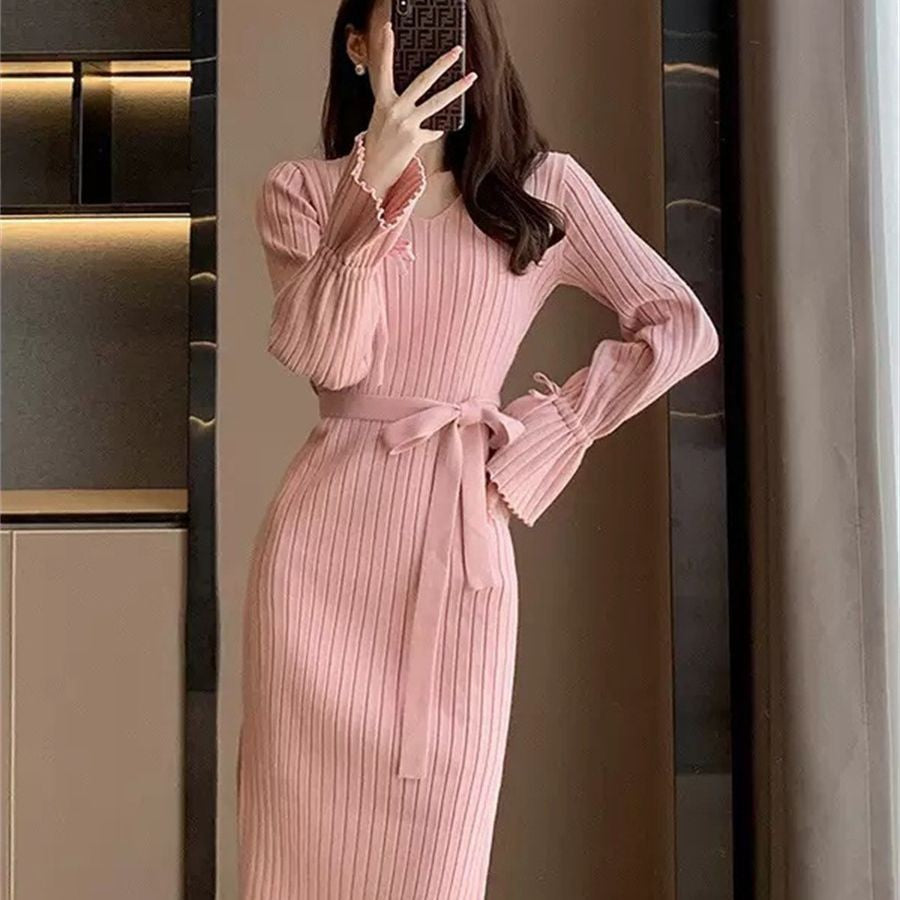 Maxi fitted dress for women with tie belt and ribbed structure Lune London