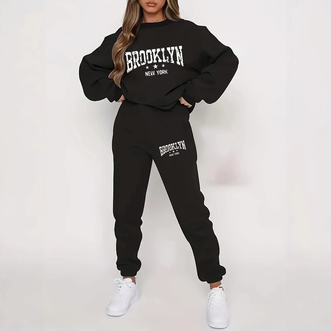Women's hoodie and jogger set with urban Brooklyn design Chic & Stil