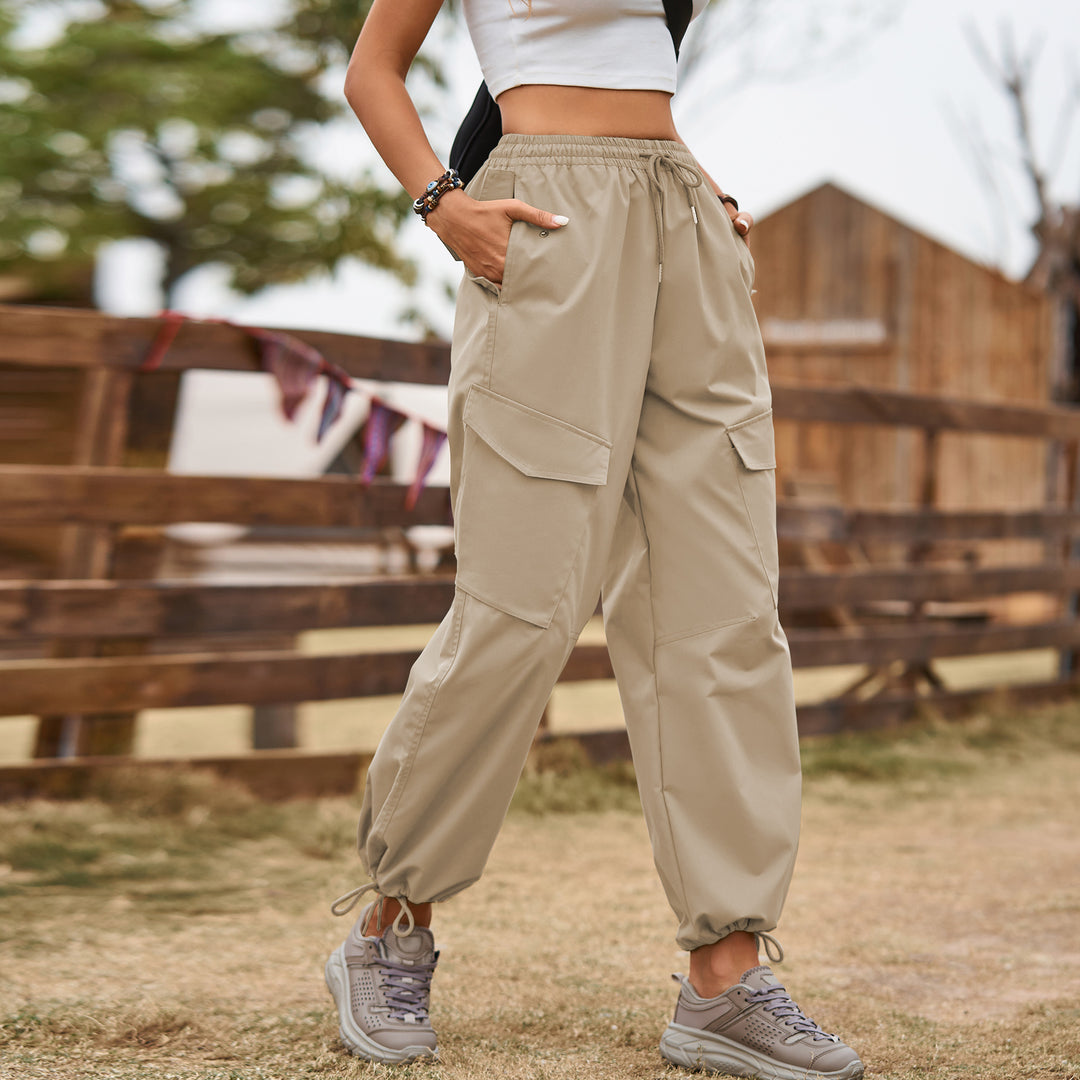 Women's cargo pants with practical pockets and elastic waistband Lune London